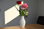 Maik3D Blumenvase „Nivara“ – Nachhaltige 3D-Vase mit wasserdichten Einsatz