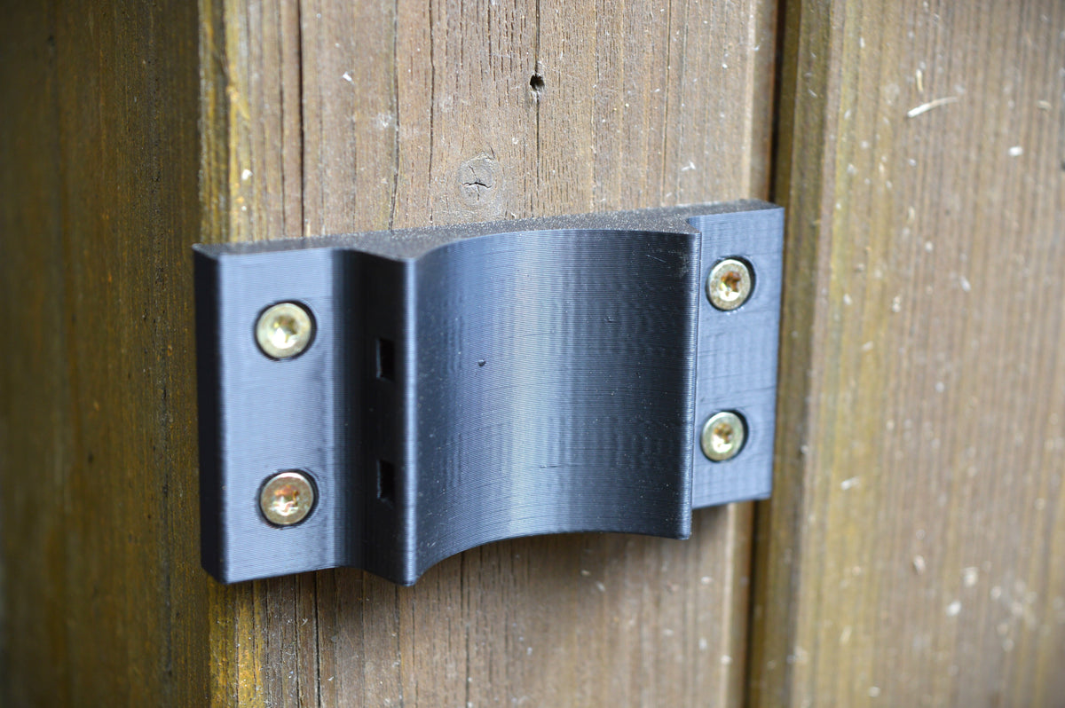 Maik3D Wandhalterung Poolschlauch 32 / 38 mm — inkl. Schrauben & Kabelbinder