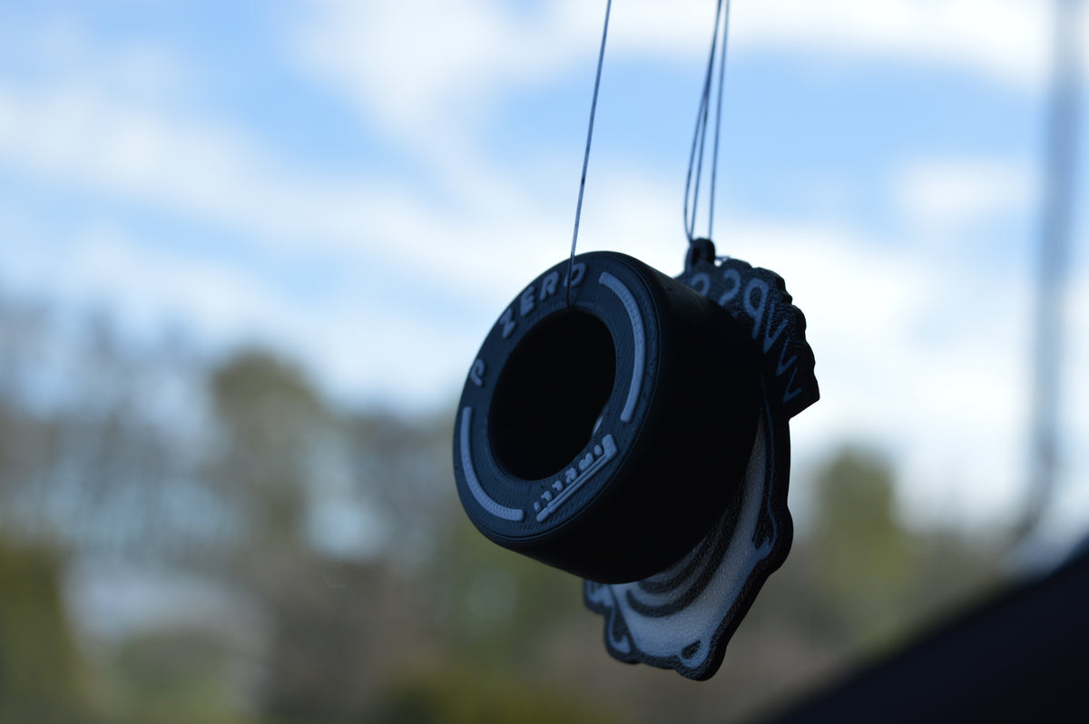 Maik3D Slicks Rückspiegel-Anhänger – Motorsport-Deko