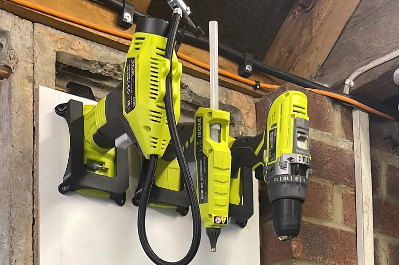 Maik3D Gerätehalterung kompatibel mit Ryobi 18V – Wandhalterung